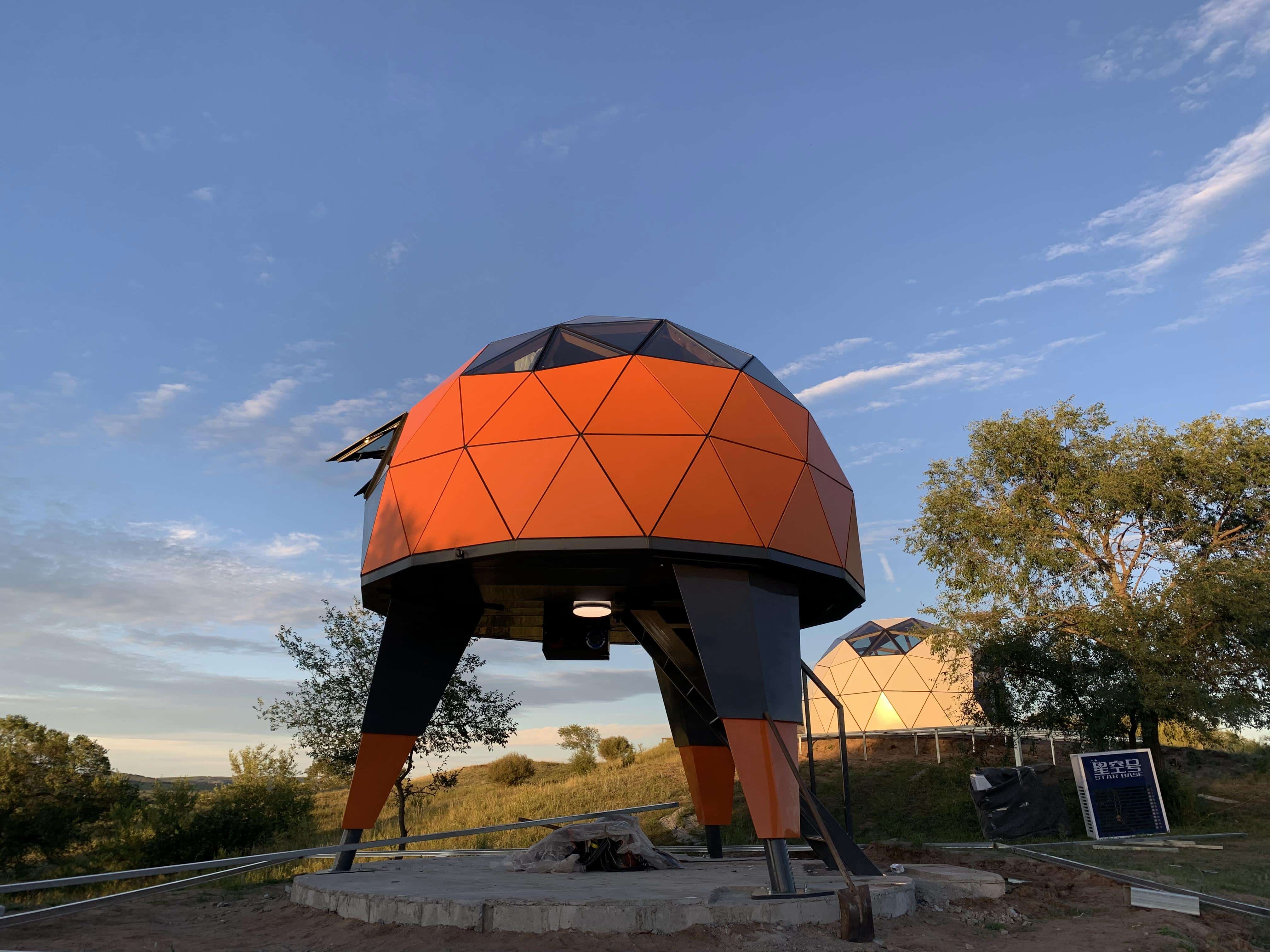 Nhà di động Space Ship